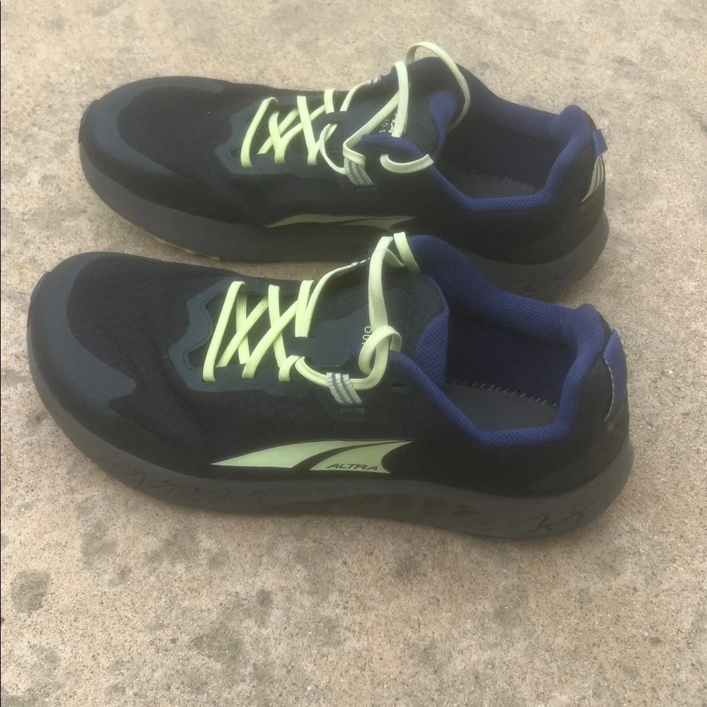 Altra outroad men